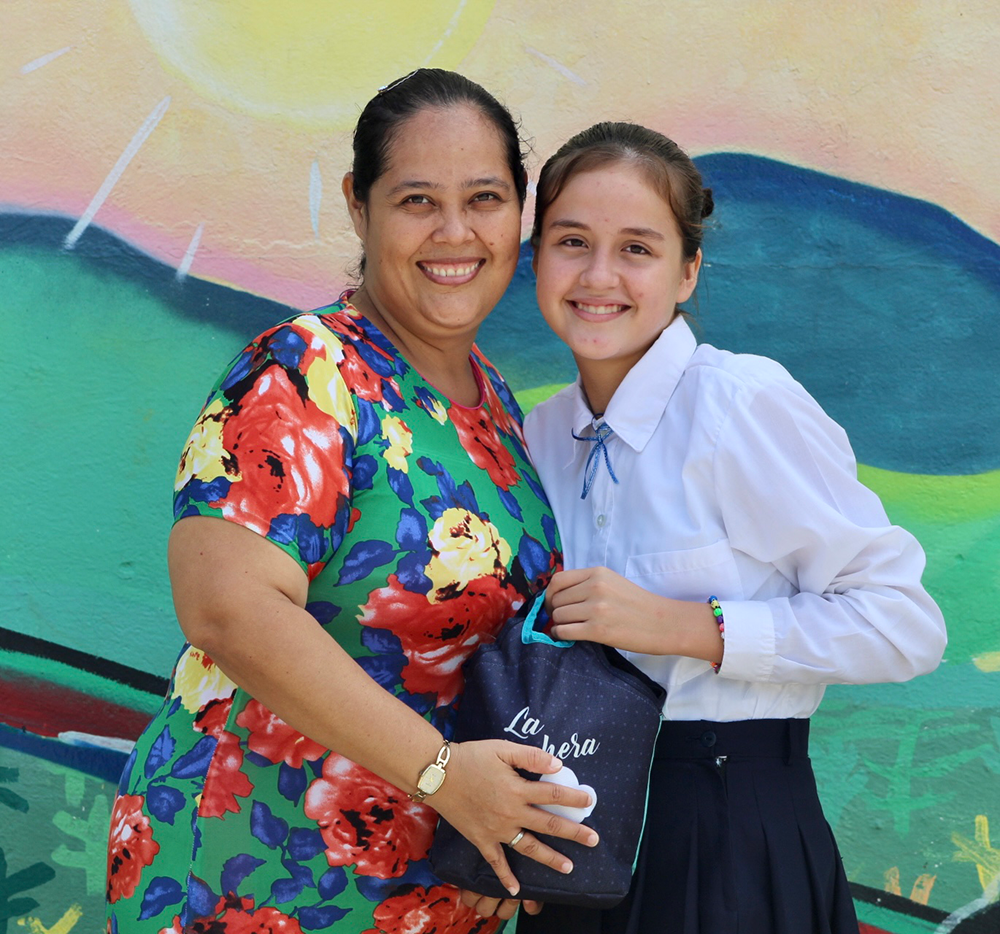 Mayerlin y su hija participaron del taller sobre salud e higiene menstrual.